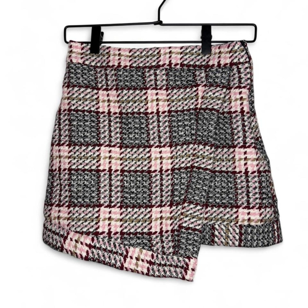 Forever 21 pink and black asymmetrical plaid skirt size M with a side zipper